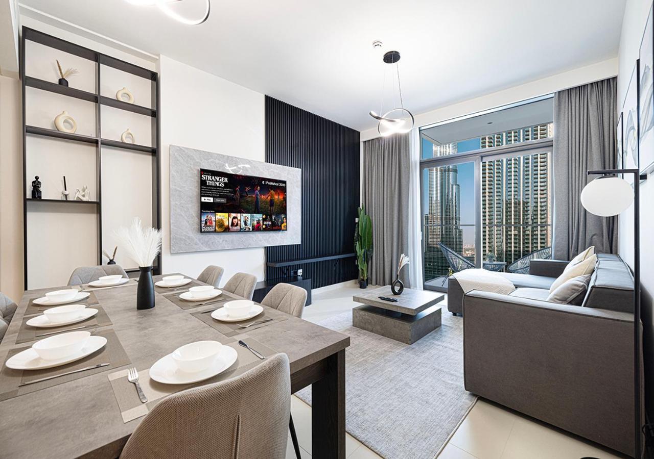 Glorious Burj Khalifa & Fountain Views, 4bdr Apartment *