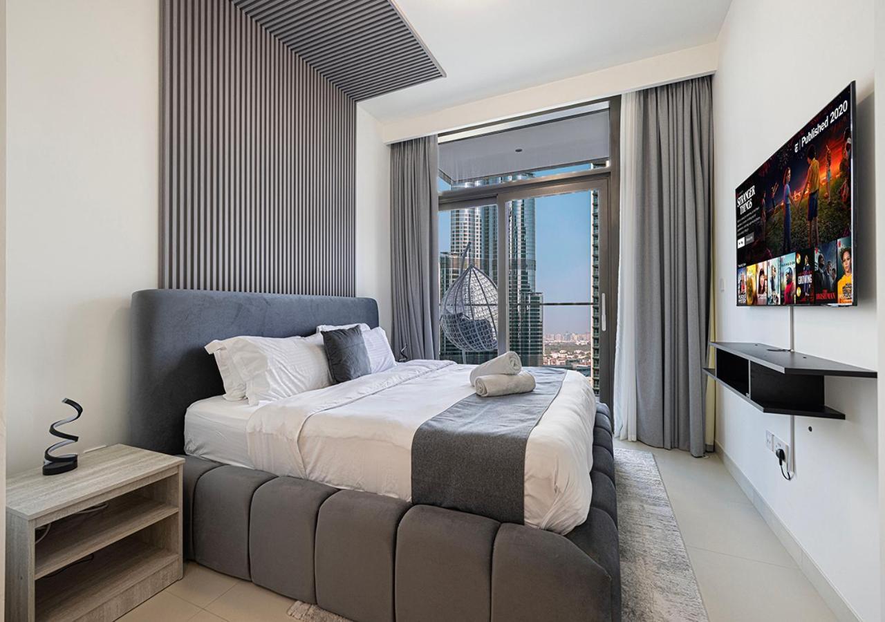 Glorious Burj Khalifa & Fountain Views, 4bdr Apartment *