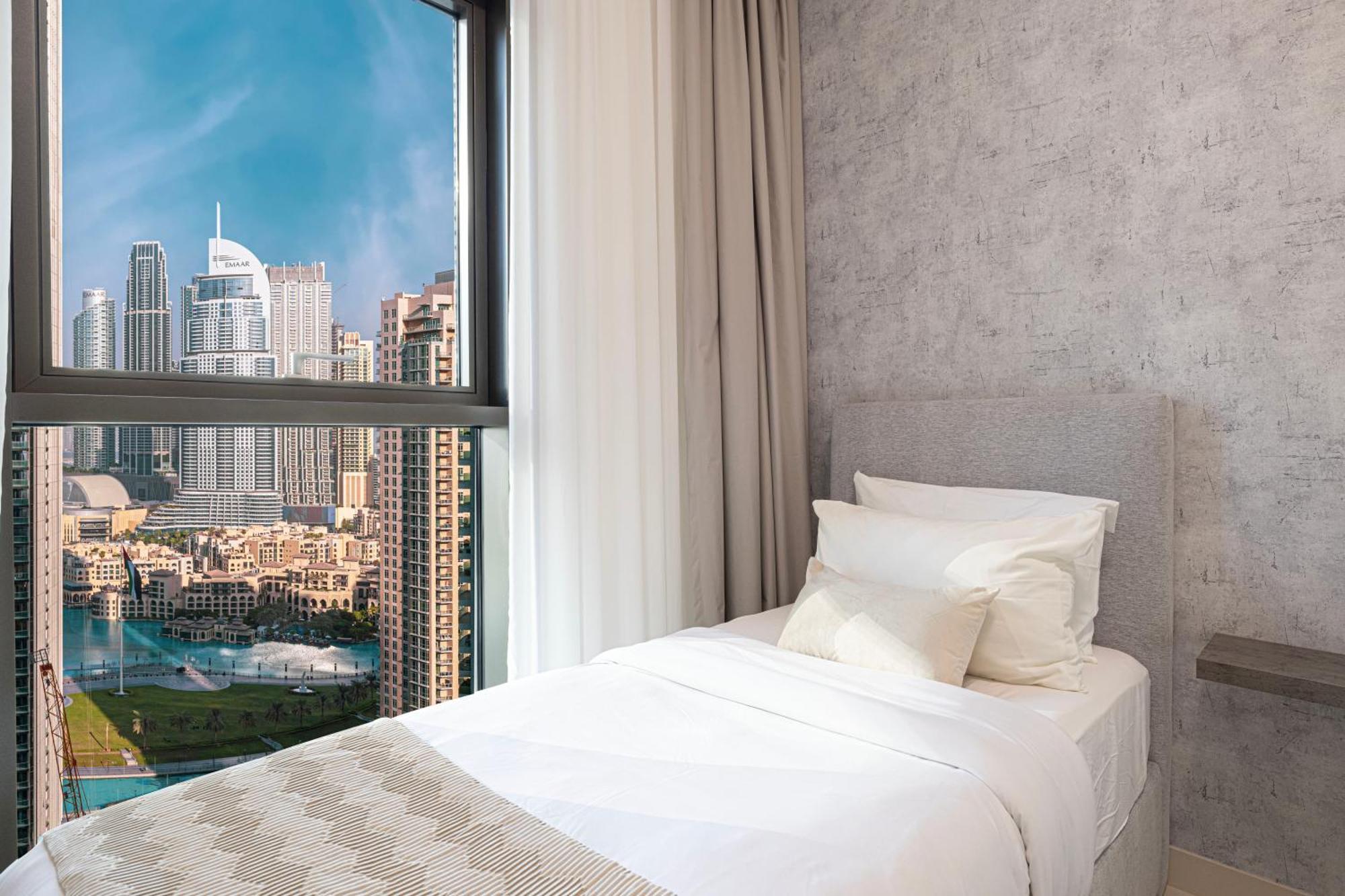 Glorious Burj Khalifa & Fountain Views, 4bdr Apartment *