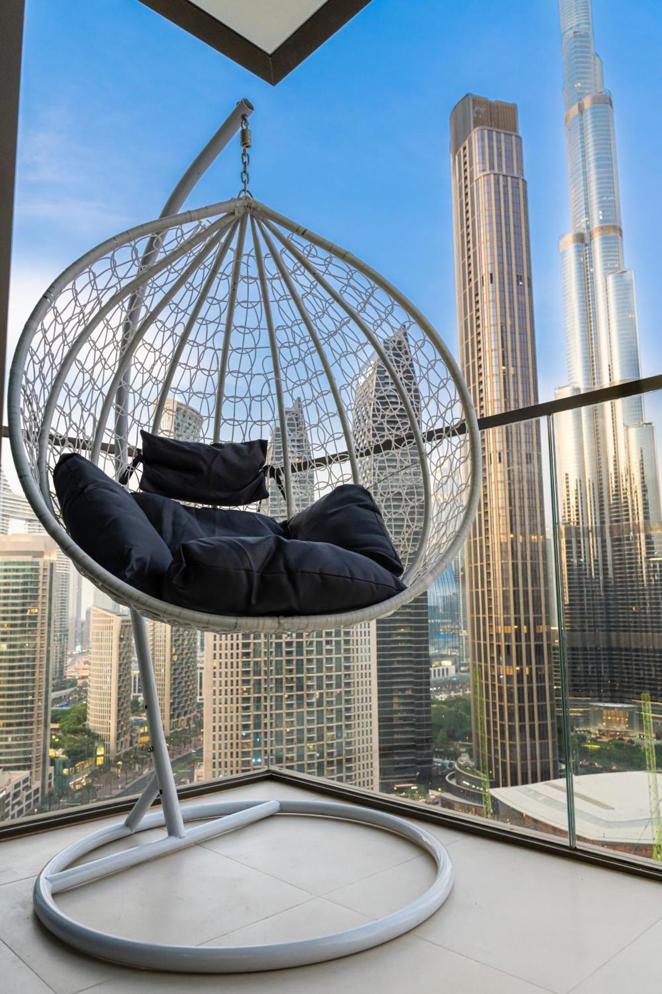 Glorious Burj Khalifa & Fountain Views, 4bdr Apartment *
