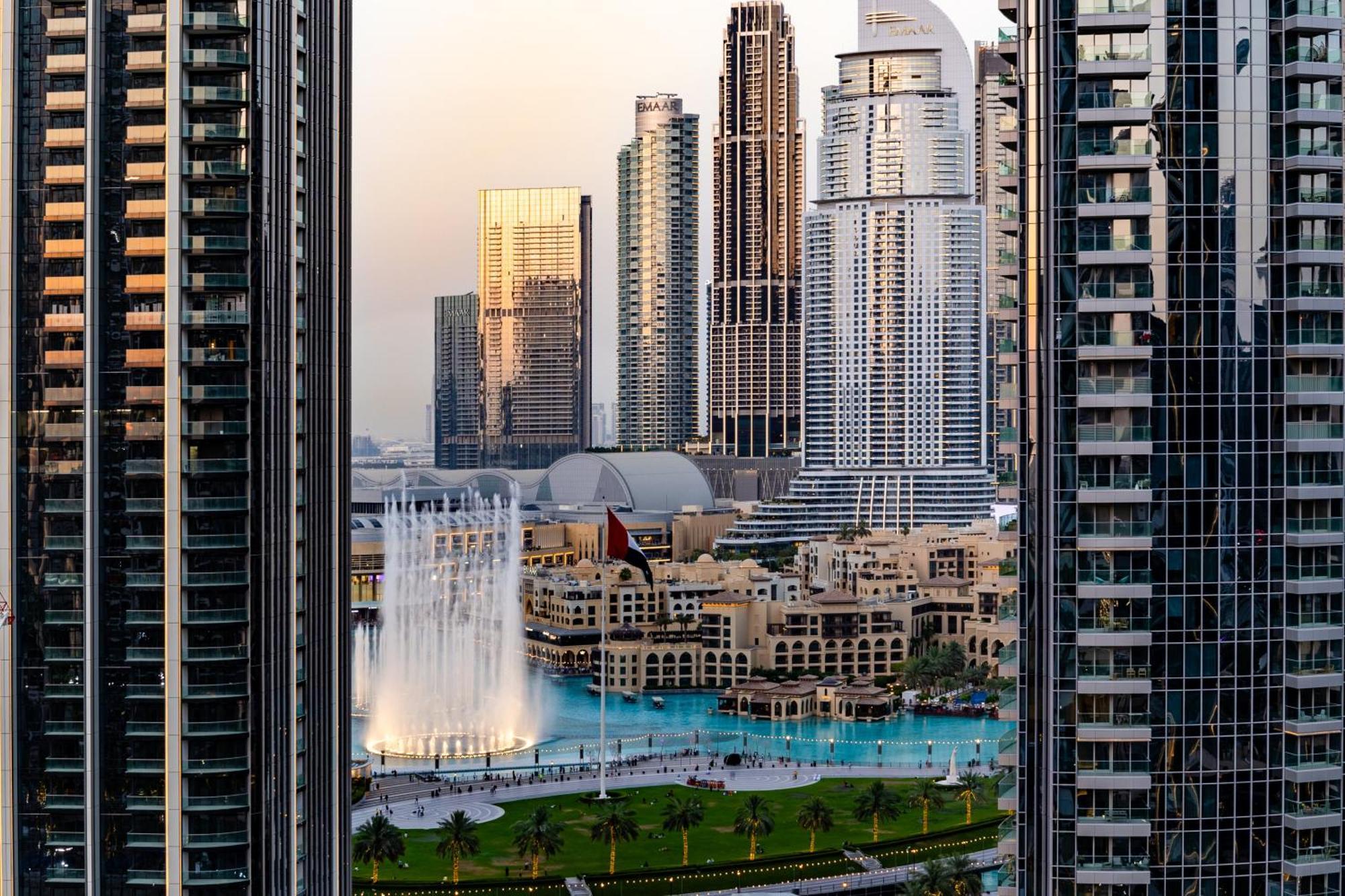 Glorious Burj Khalifa & Fountain Views, 4bdr Apartment *