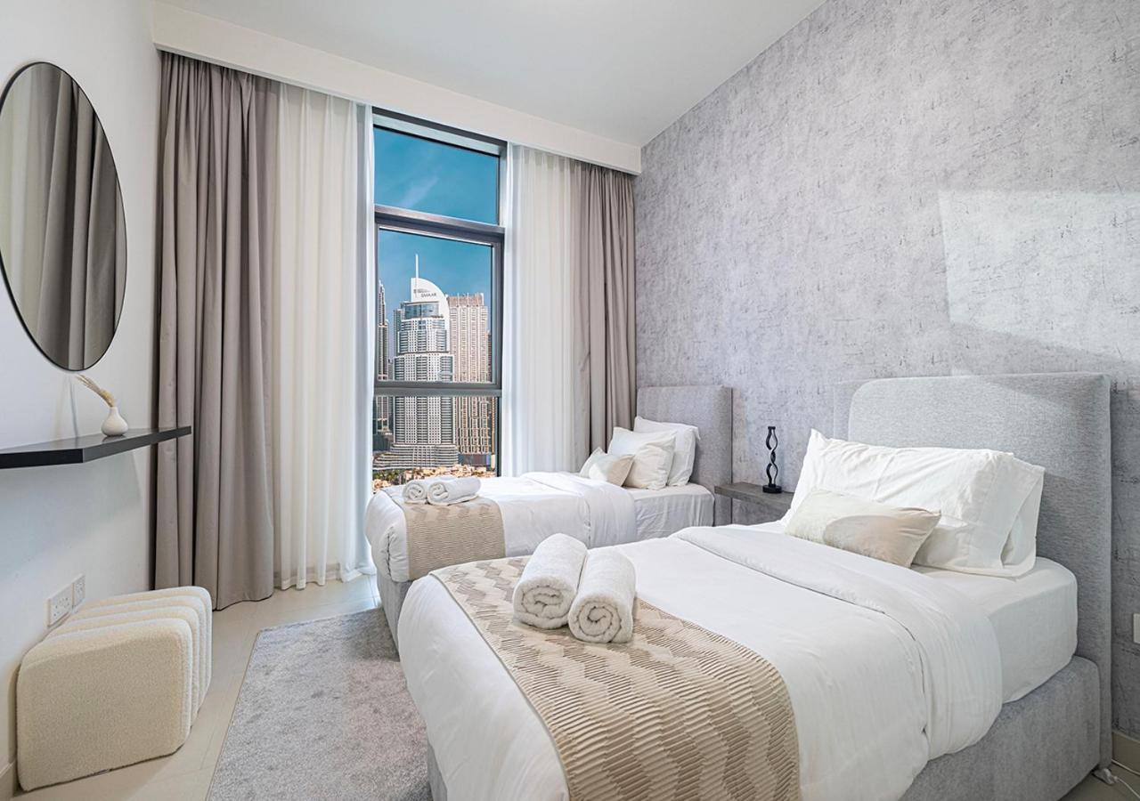 Glorious Burj Khalifa & Fountain Views, 4bdr دبي